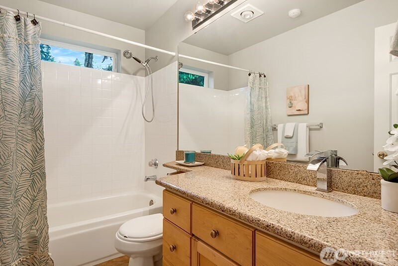 9403 176 Place NE #3, Redmond, WA 98052