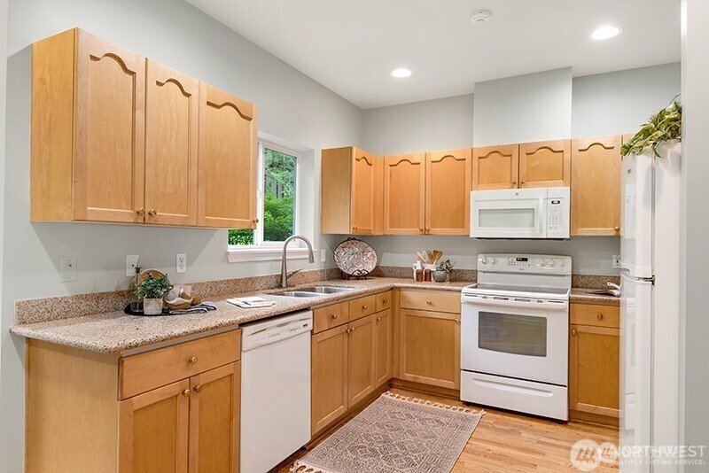 9403 176 Place NE #3, Redmond, WA 98052