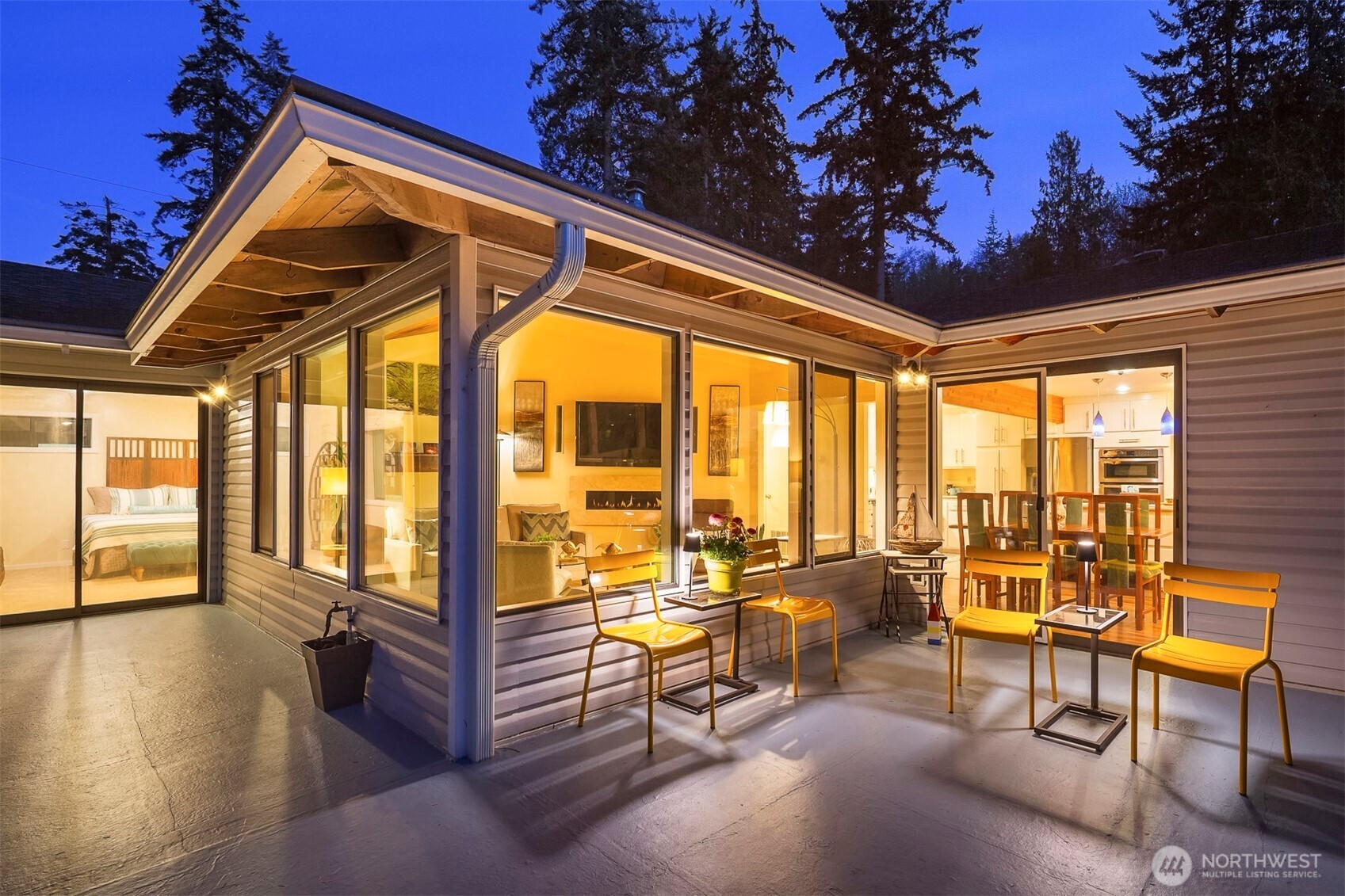 2426 Eastpoint Drive , Langley, WA 98260