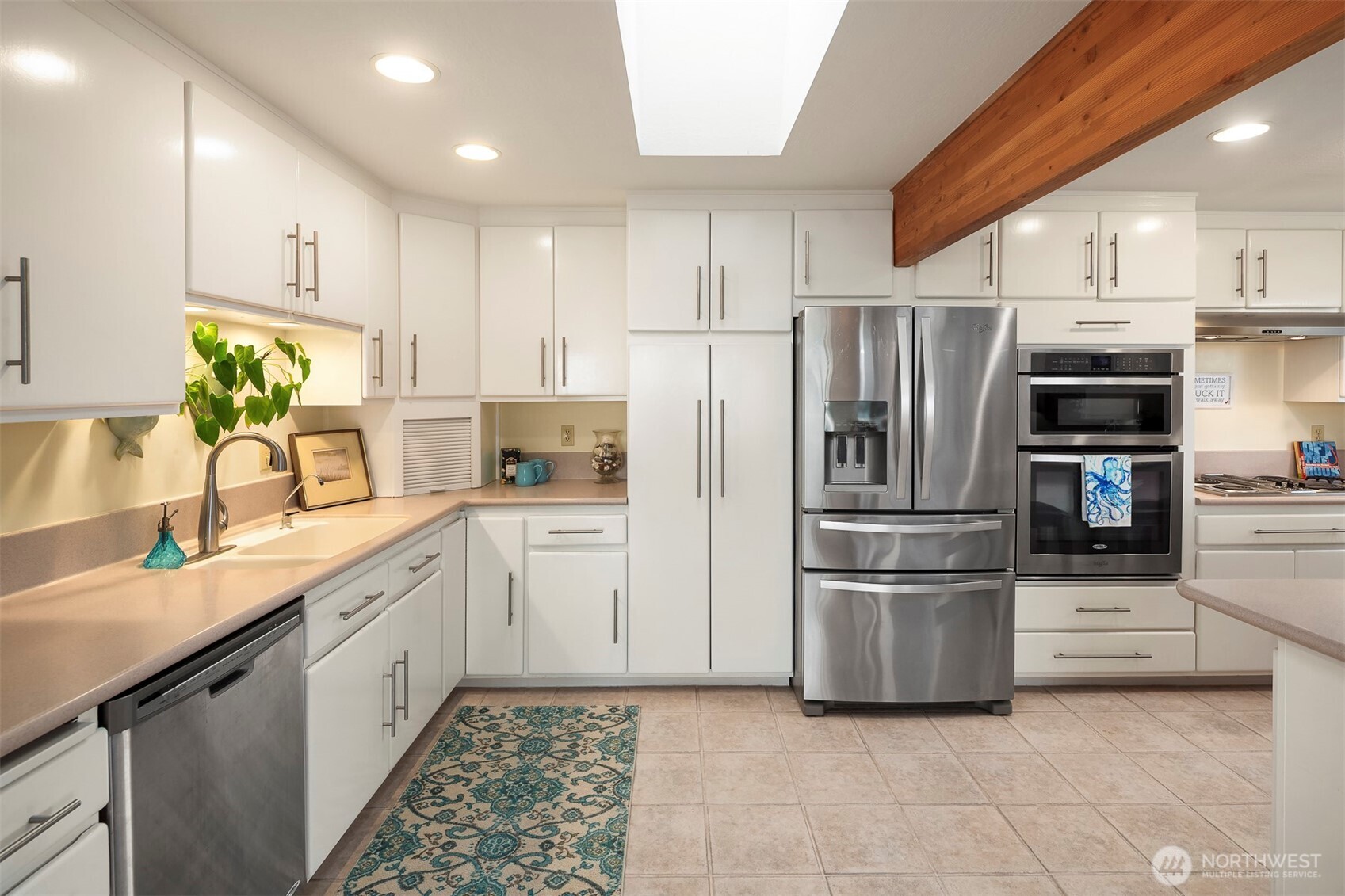 2426 Eastpoint Drive , Langley, WA 98260