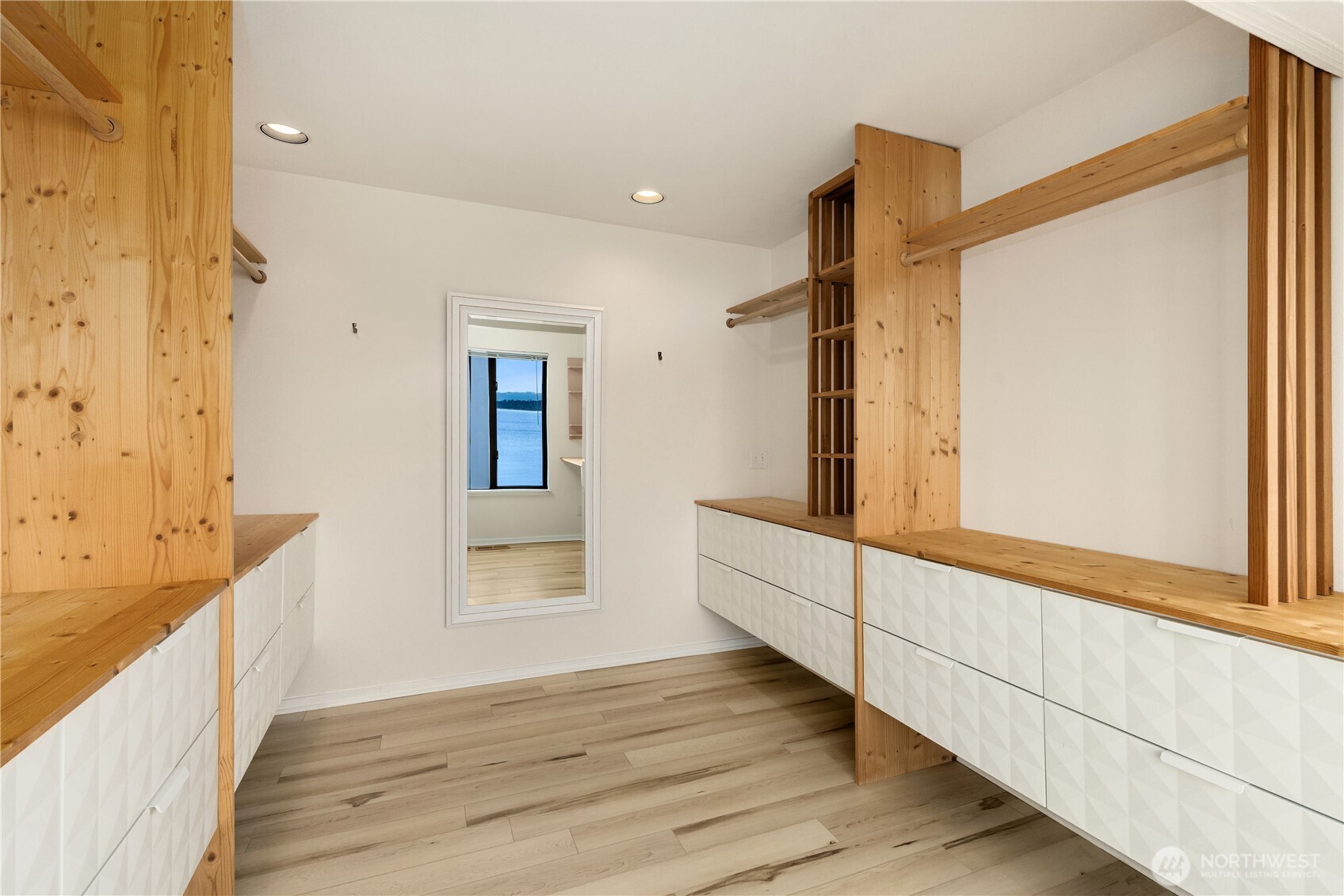 16611 SW Maplewild Avenue , Burien, WA 98166