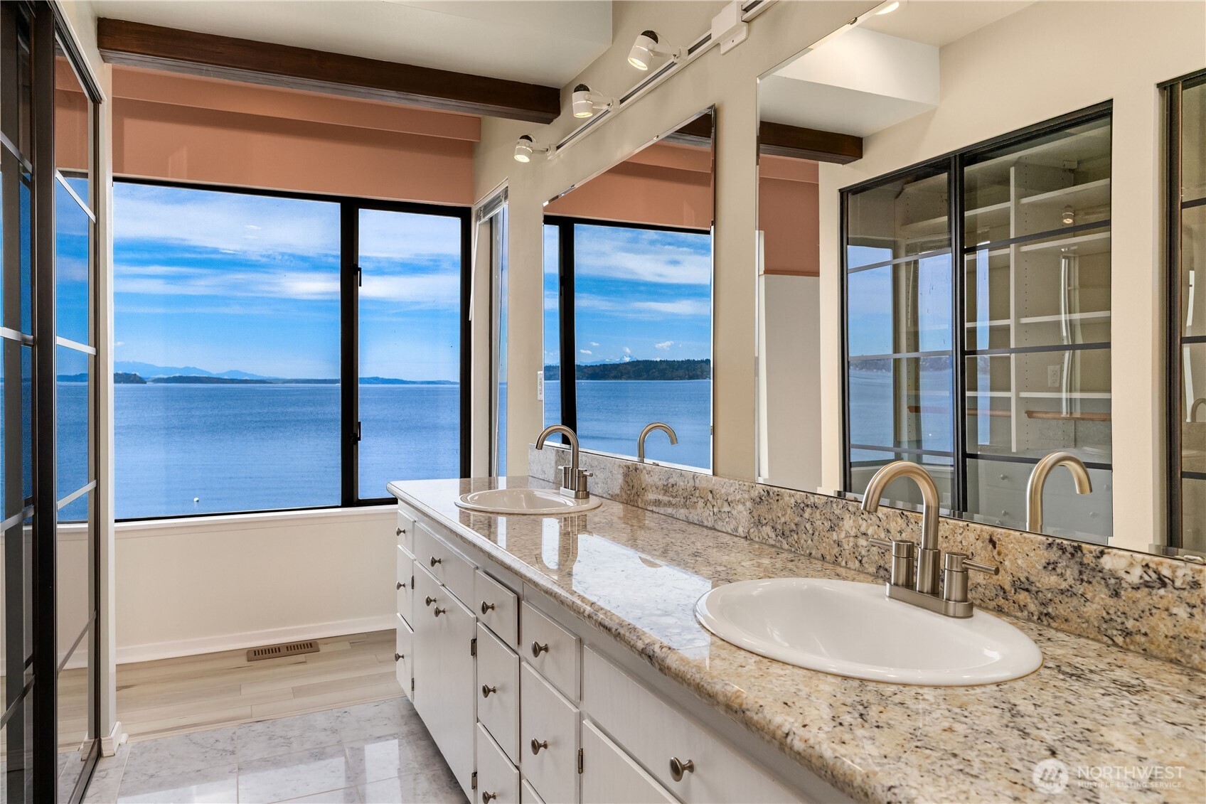 16611 SW Maplewild Avenue , Burien, WA 98166