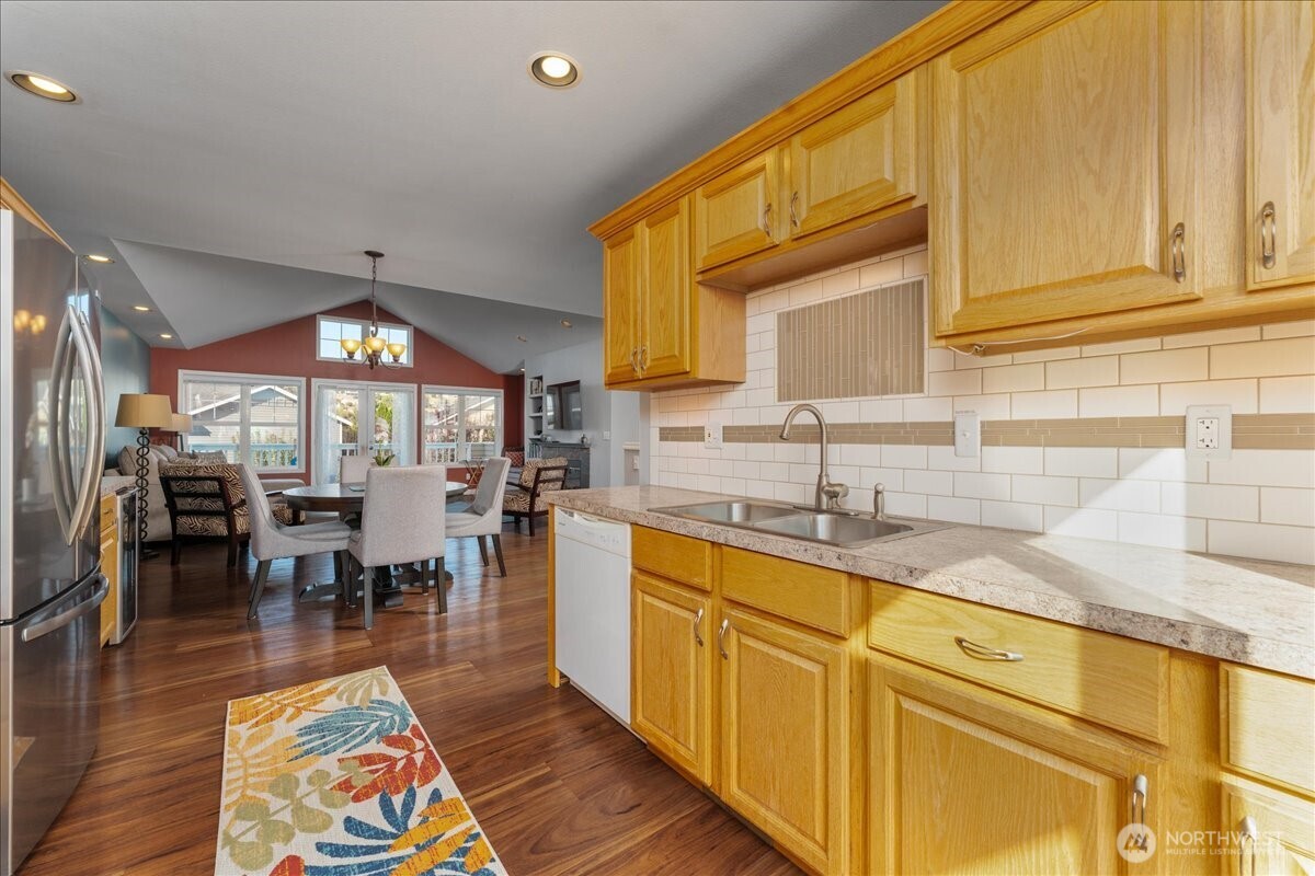 203 Parkway Drive , Manson, WA 98831