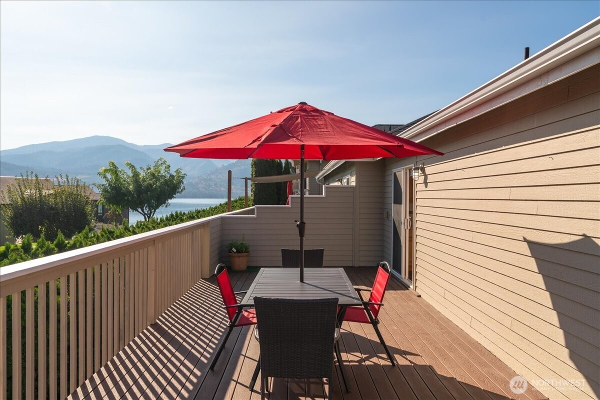 203 Parkway Drive , Manson, WA 98831