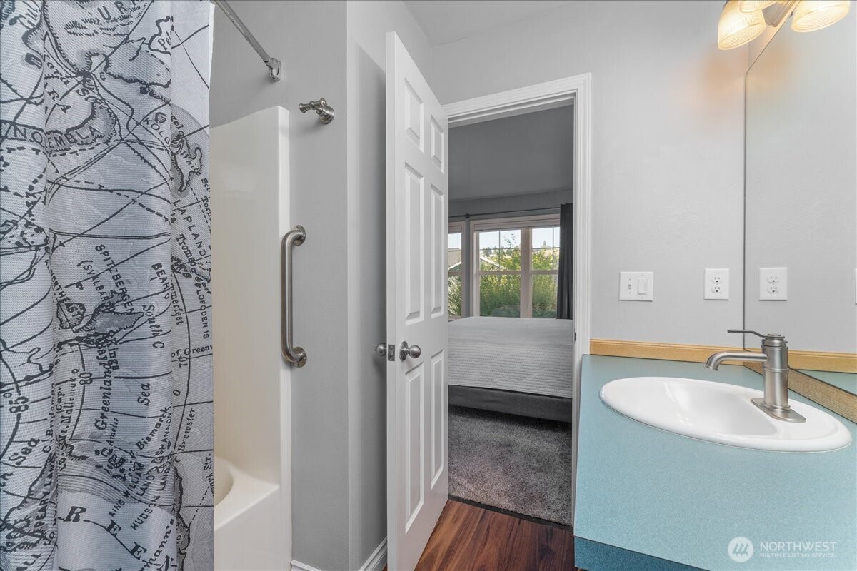 203 Parkway Drive , Manson, WA 98831