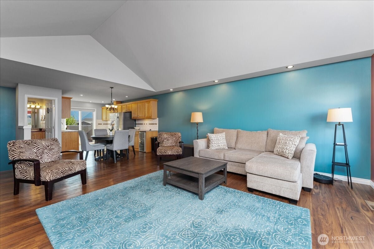 203 Parkway Drive , Manson, WA 98831