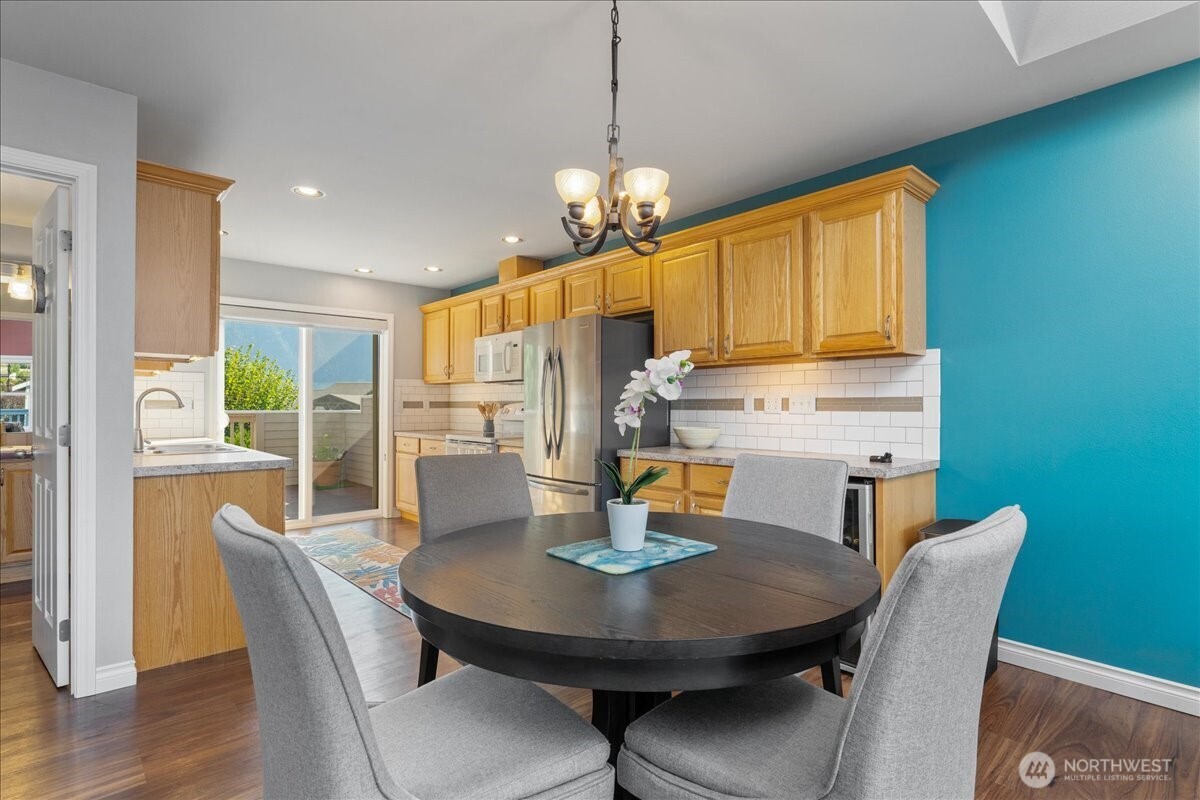 203 Parkway Drive , Manson, WA 98831