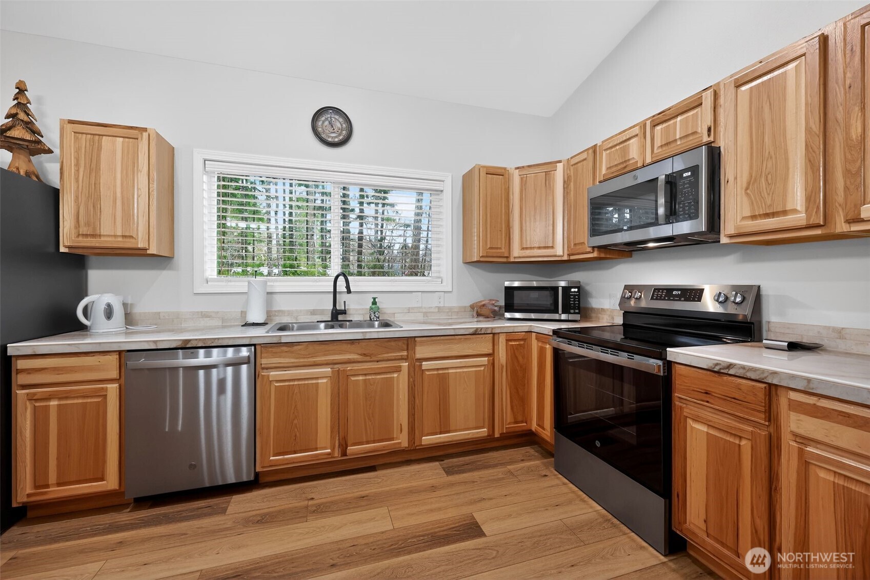 148 E Fox Run Lane , Grapeview, WA 98546