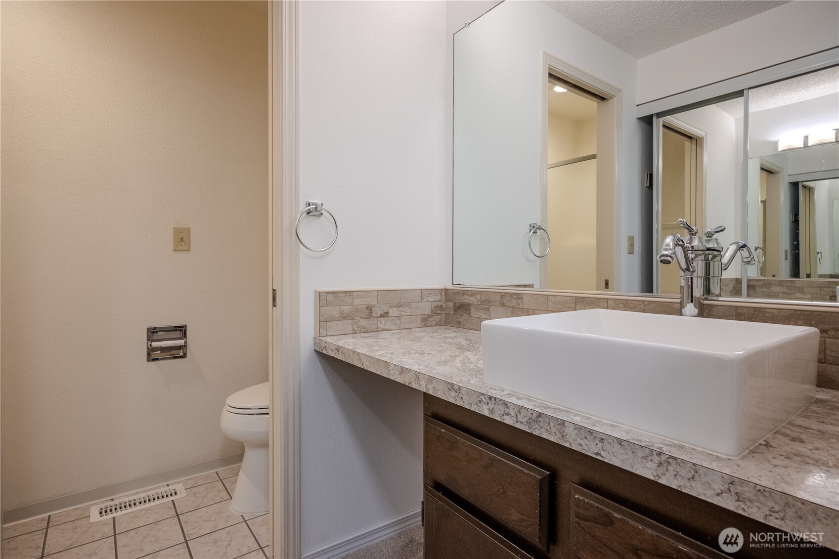 9904 NE 124th Street #1005, Kirkland, WA 98034