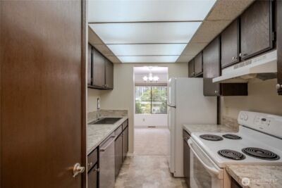 9904 NE 124th Street #1005, Kirkland, WA 98034 - Photo 3