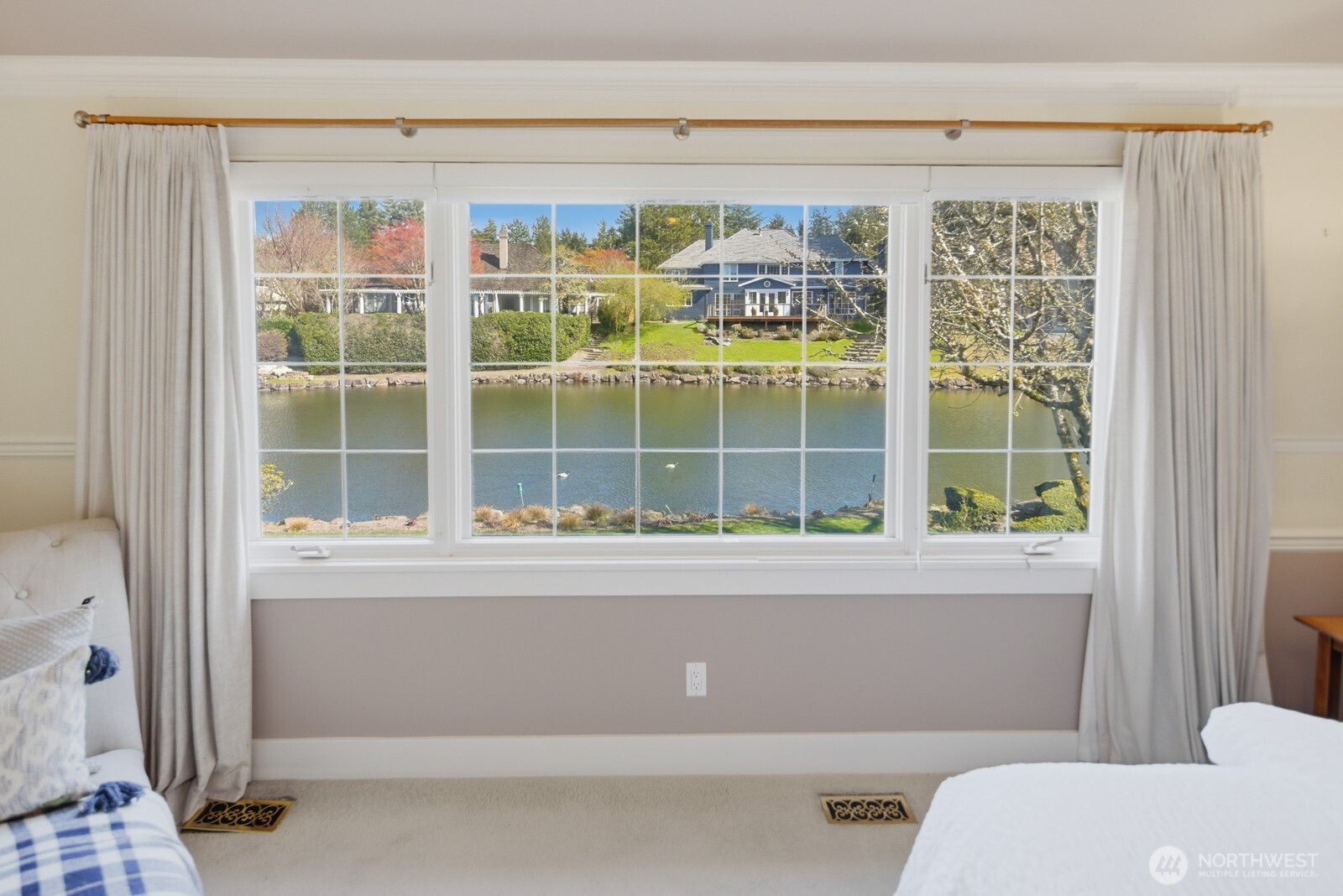 7830 80th Place SE, Mercer Island, WA 98040