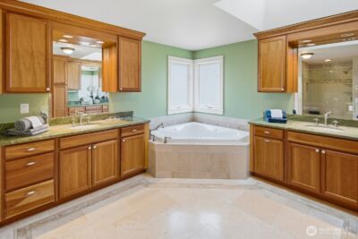 7830 80th Place SE, Mercer Island, WA 98040 - Photo 30