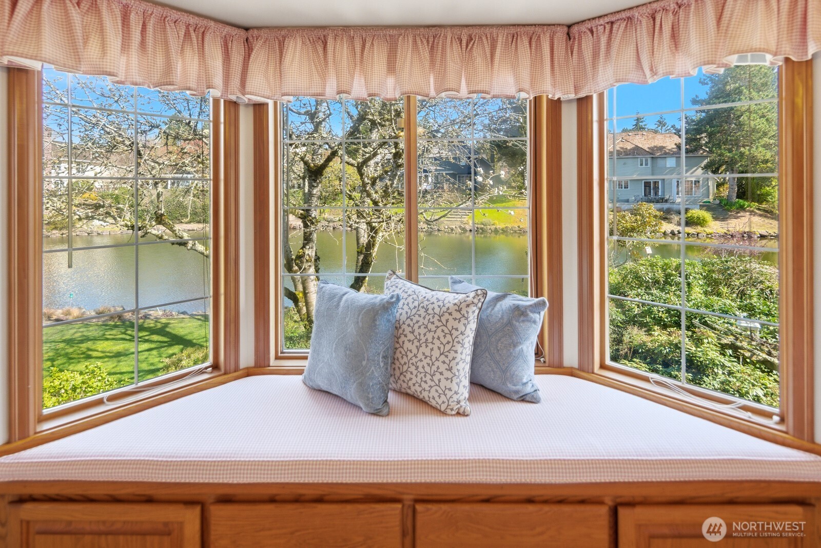 7830 80th Place SE, Mercer Island, WA 98040