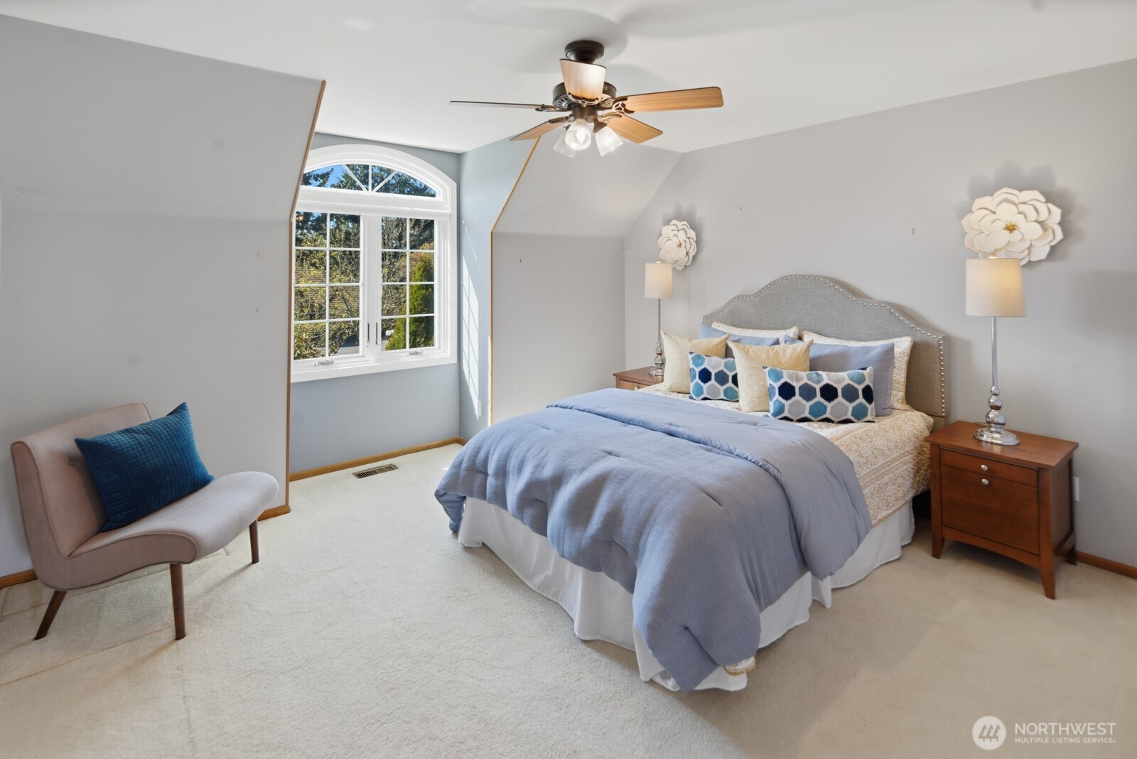 7830 80th Place SE, Mercer Island, WA 98040