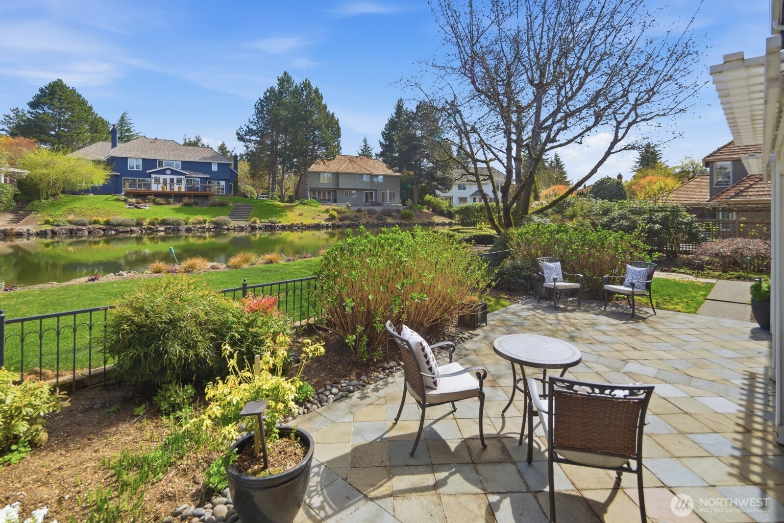 7830 80th Place SE, Mercer Island, WA 98040