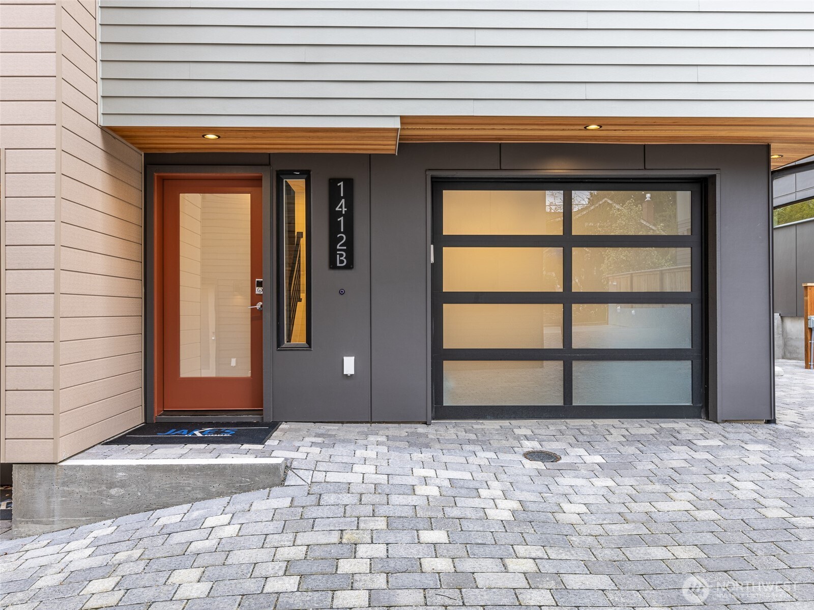 1412 N 47th Street #B, Seattle, WA 98103