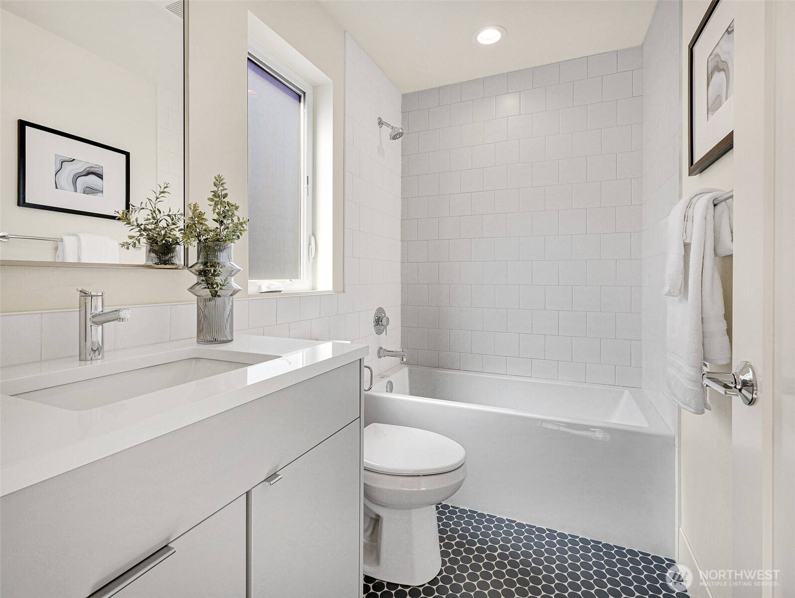 1412 N 47th Street #B, Seattle, WA 98103