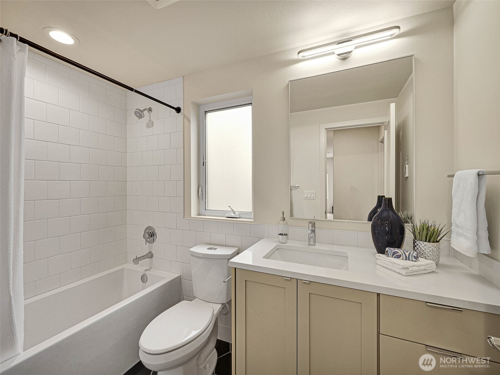 1412 N 47th Street #B, Seattle, WA 98103