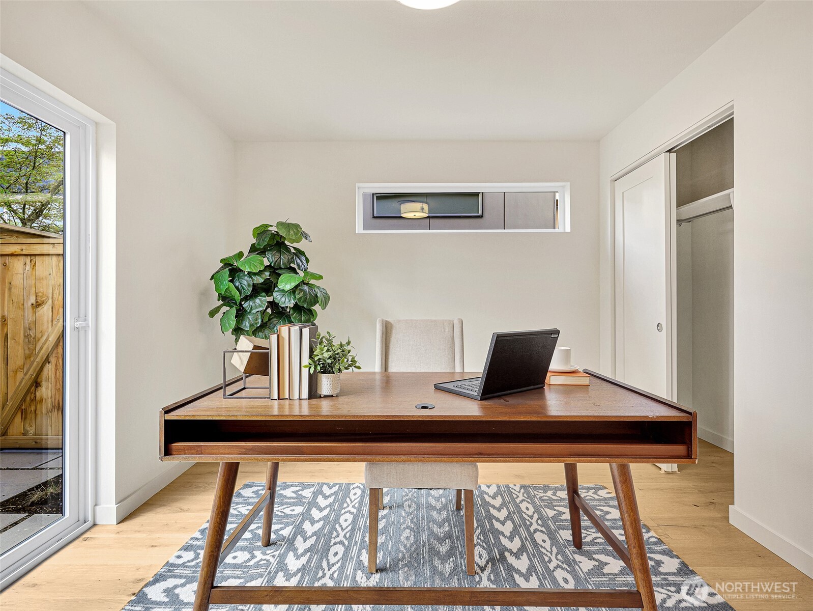 1412 N 47th Street #B, Seattle, WA 98103