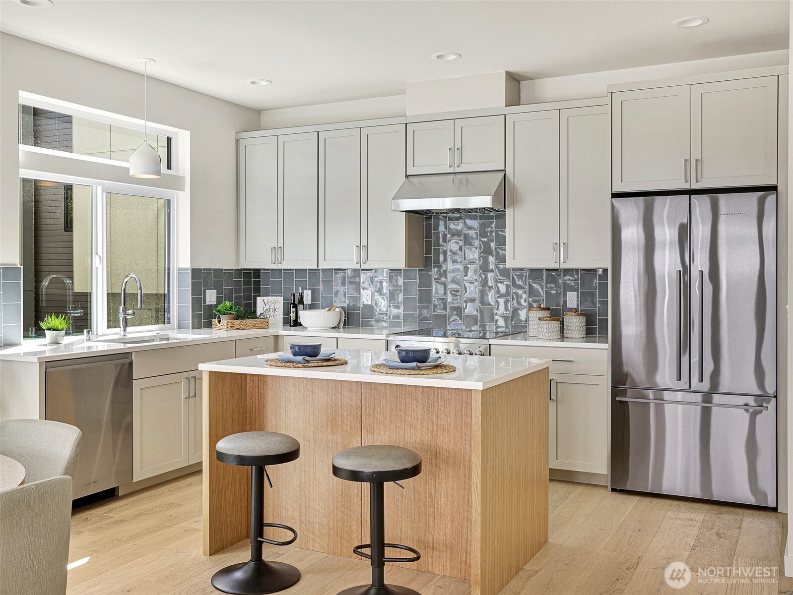 1412 N 47th Street #B, Seattle, WA 98103