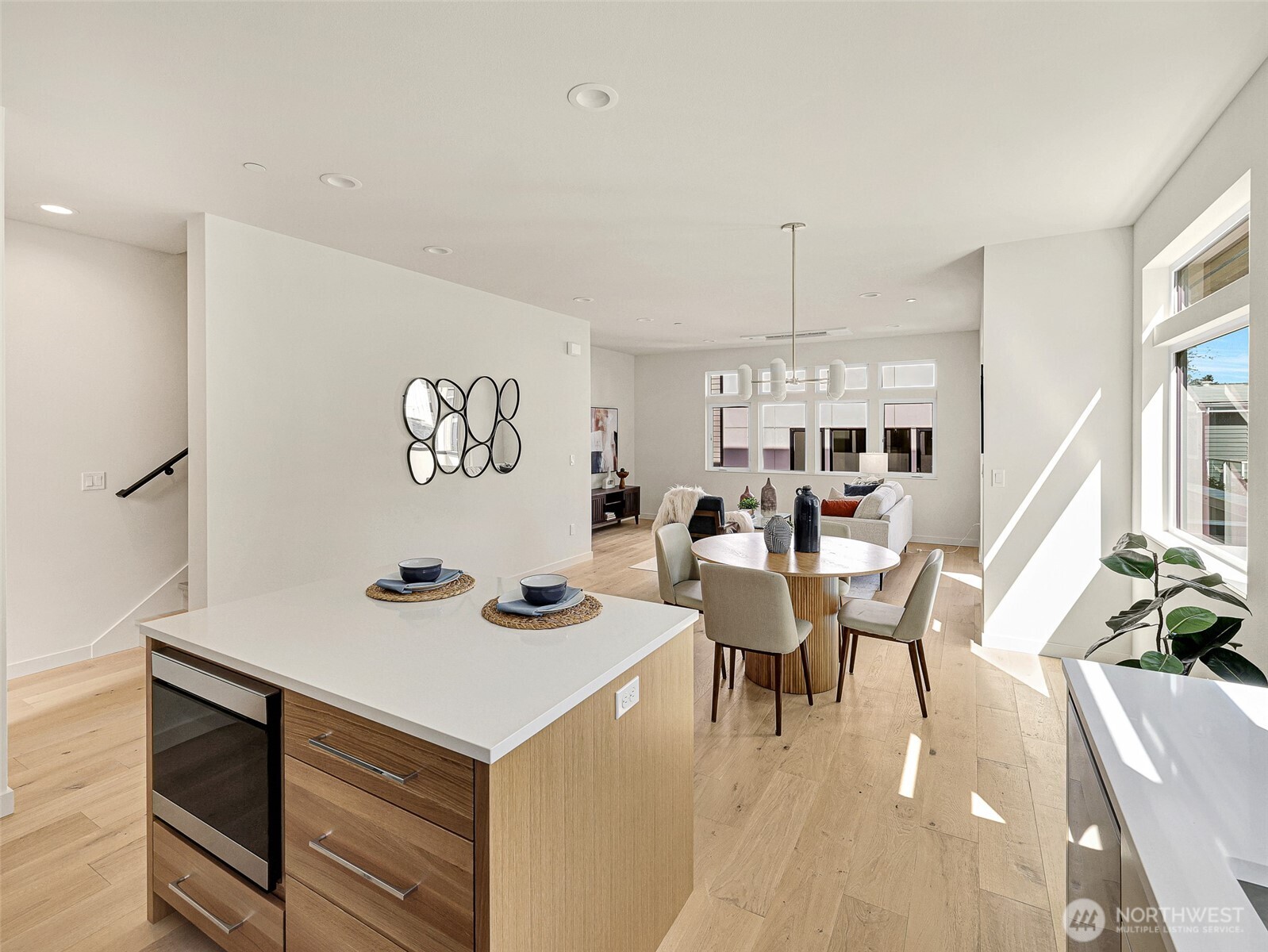 1412 N 47th Street #B, Seattle, WA 98103