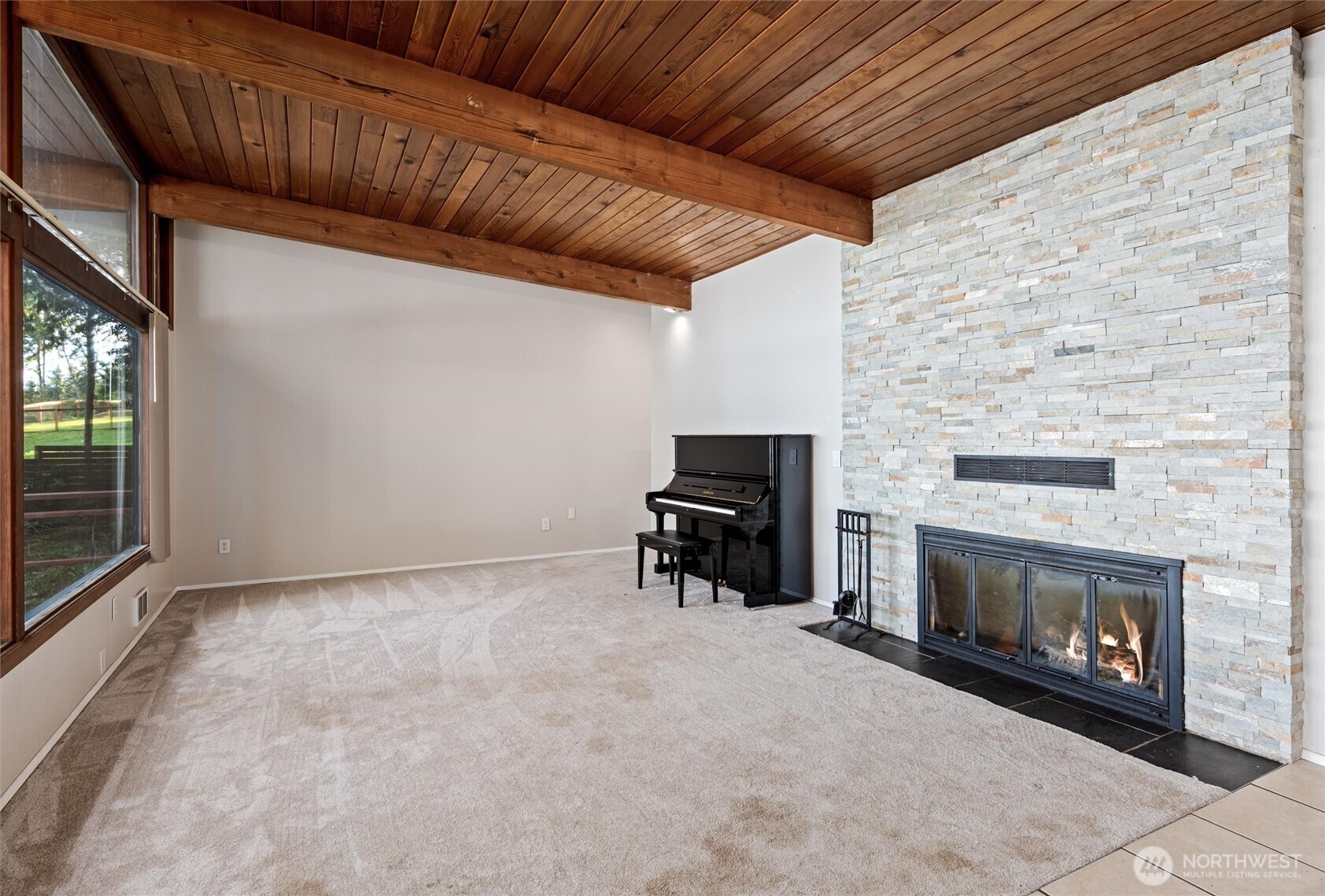 2153 Highland Drive , Camano Island, WA 98282