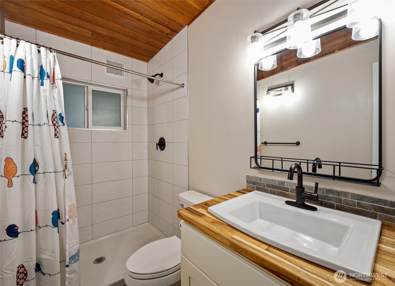 2153 Highland Drive , Camano Island, WA 98282