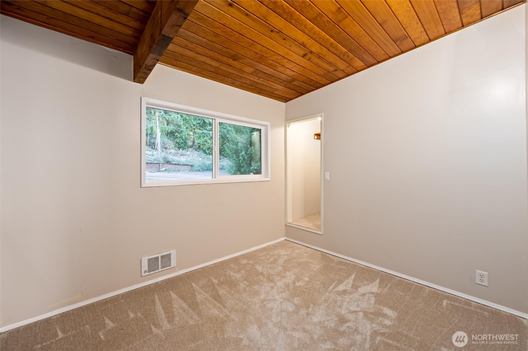 2153 Highland Drive , Camano Island, WA 98282