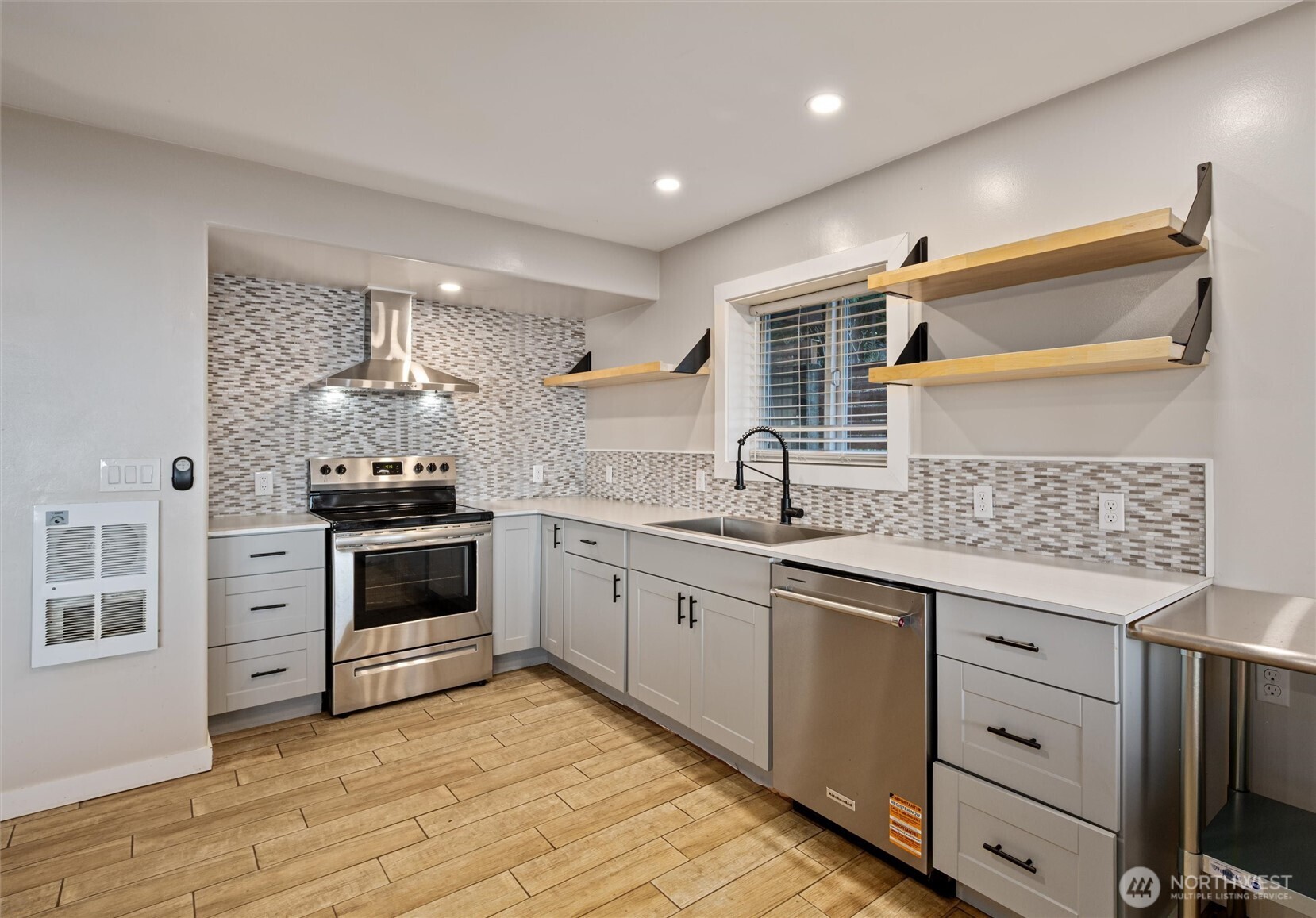 2153 Highland Drive , Camano Island, WA 98282