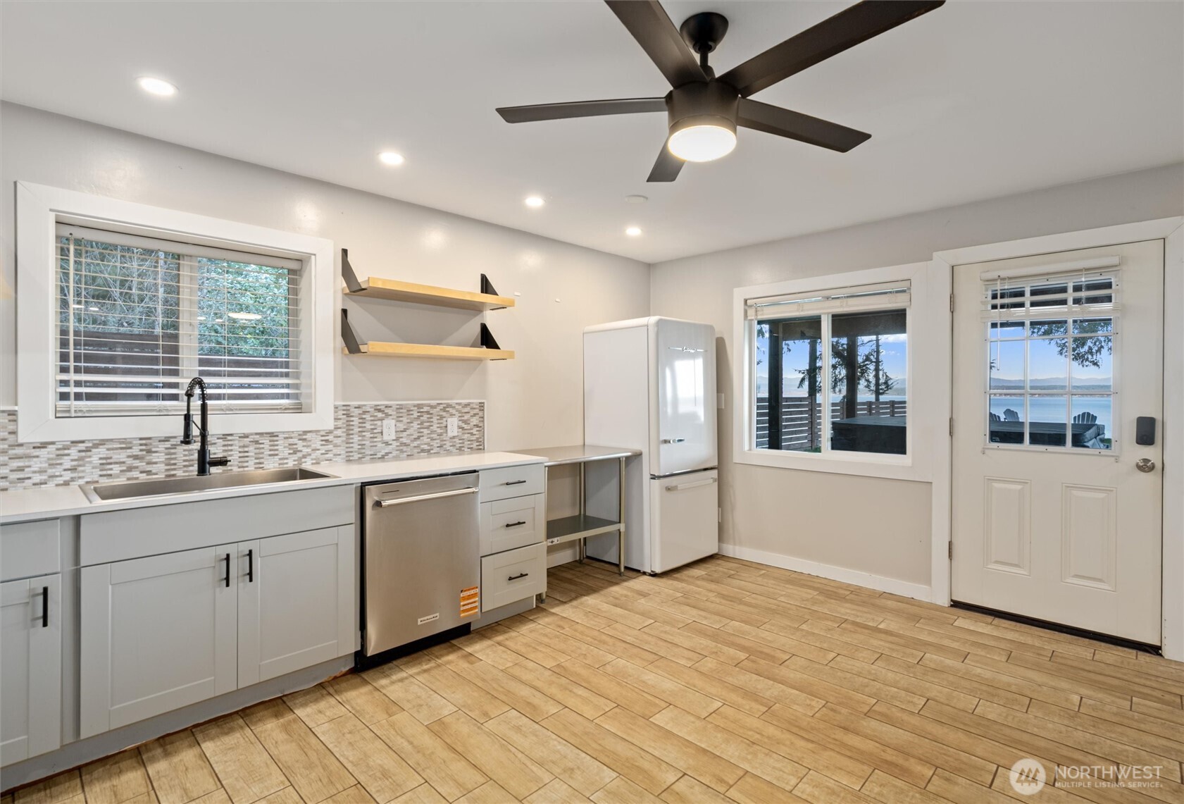 2153 Highland Drive , Camano Island, WA 98282