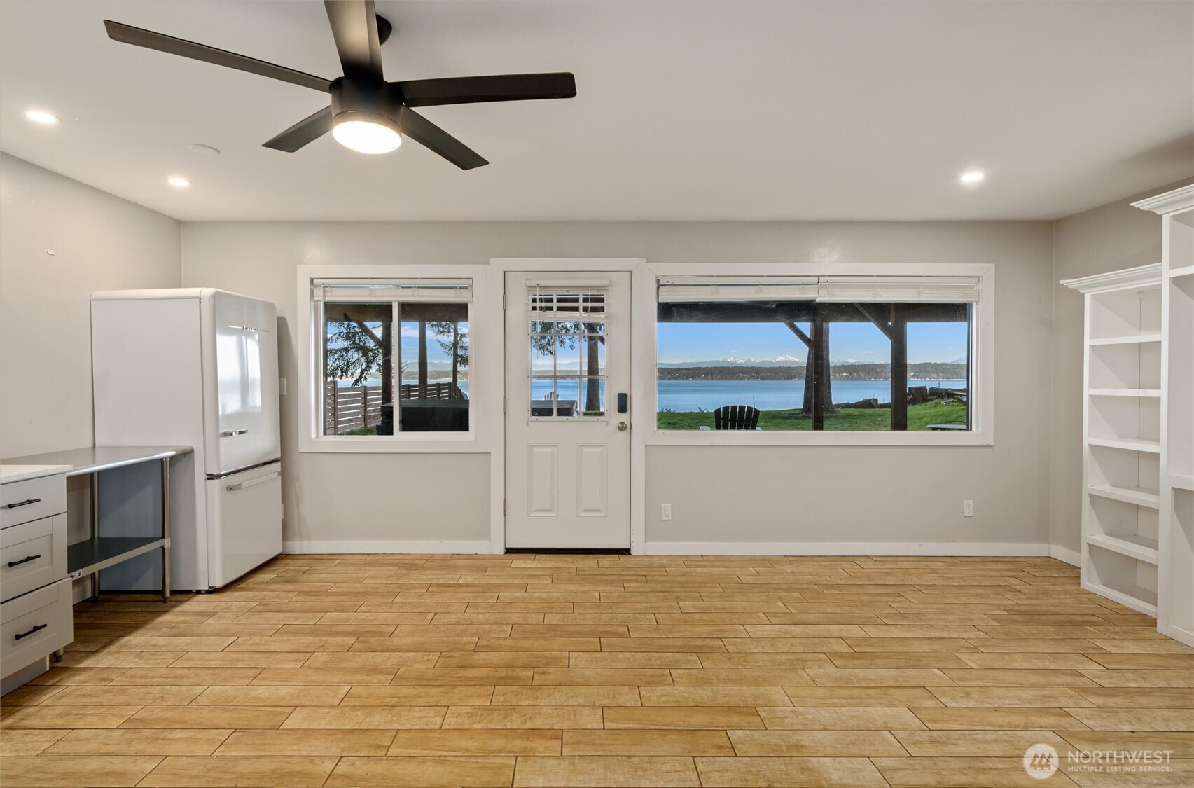 2153 Highland Drive , Camano Island, WA 98282