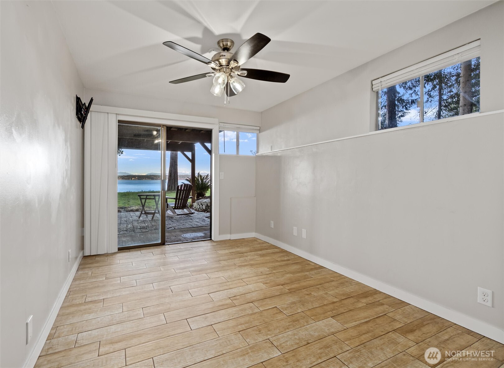 2153 Highland Drive , Camano Island, WA 98282