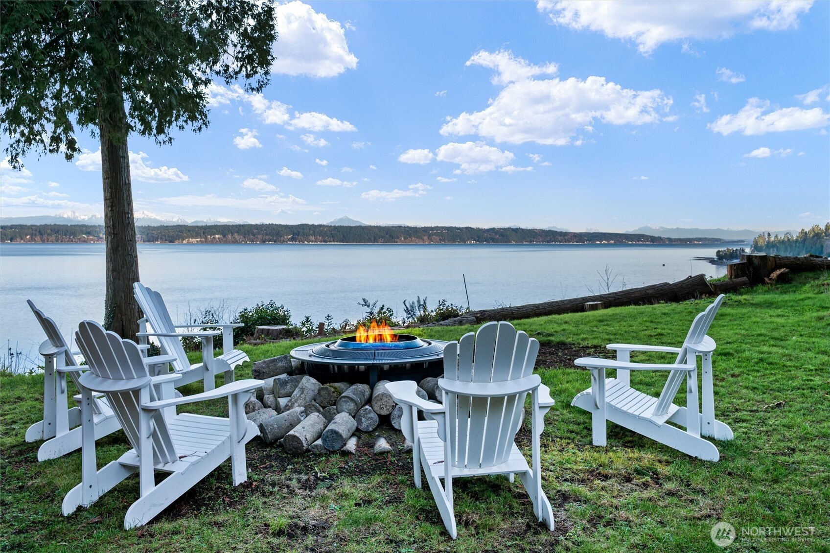 2153 Highland Drive , Camano Island, WA 98282
