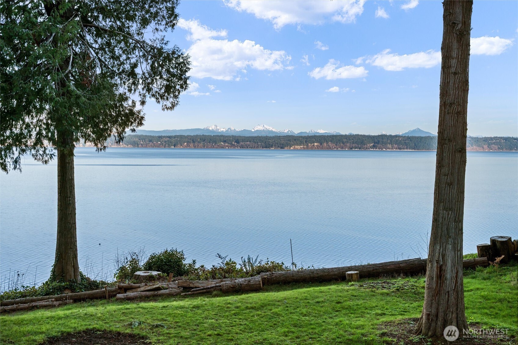 2153 Highland Drive , Camano Island, WA 98282