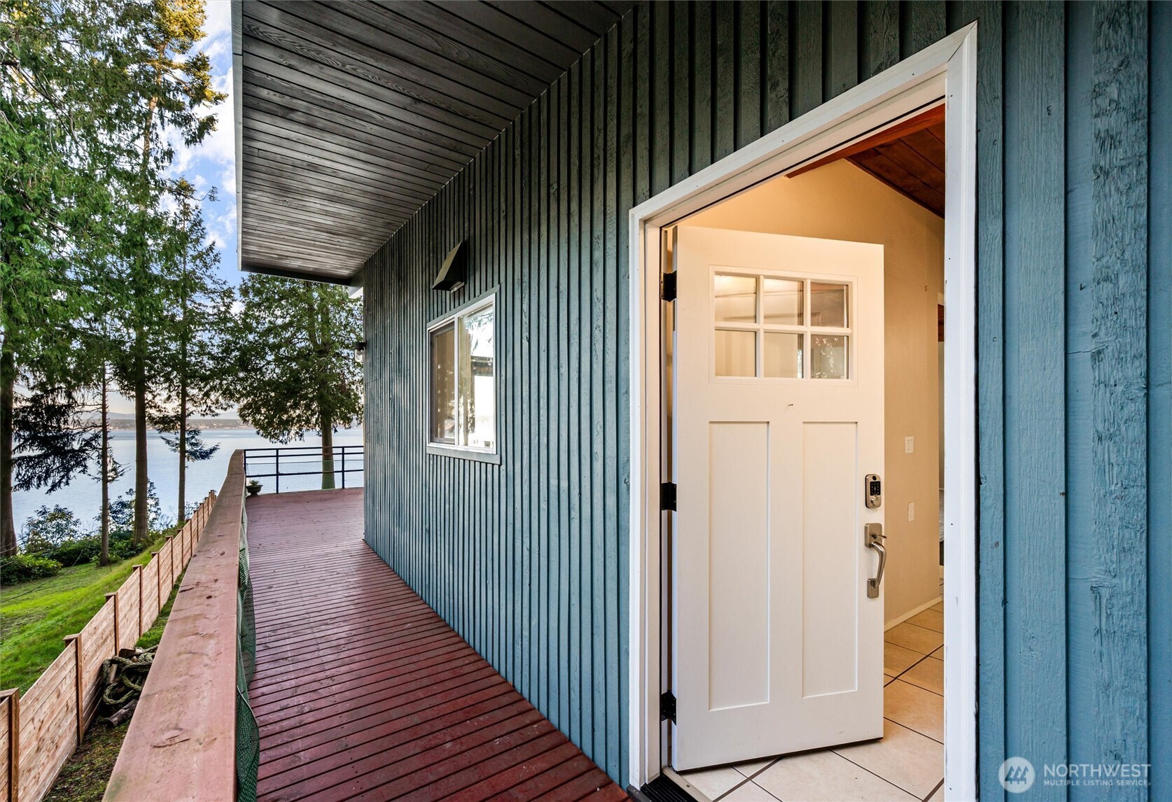 2153 Highland Drive , Camano Island, WA 98282