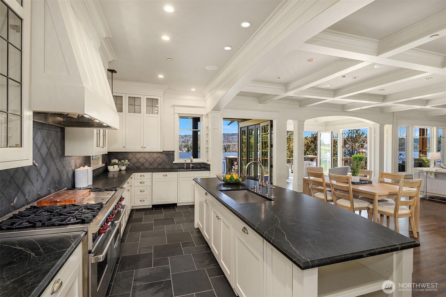 4102 100th Avenue SE, Mercer Island, WA 98040