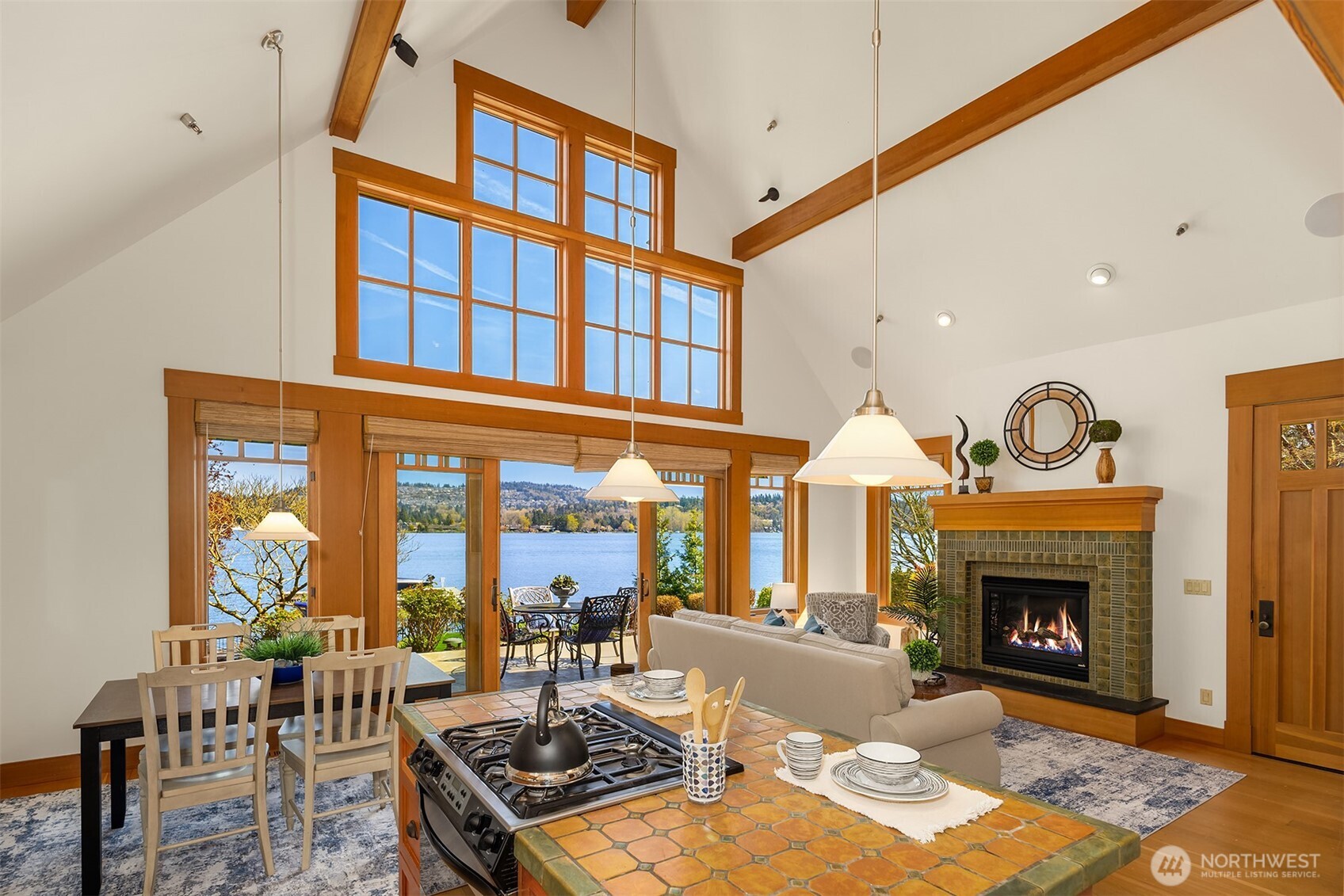 4102 100th Avenue SE, Mercer Island, WA 98040