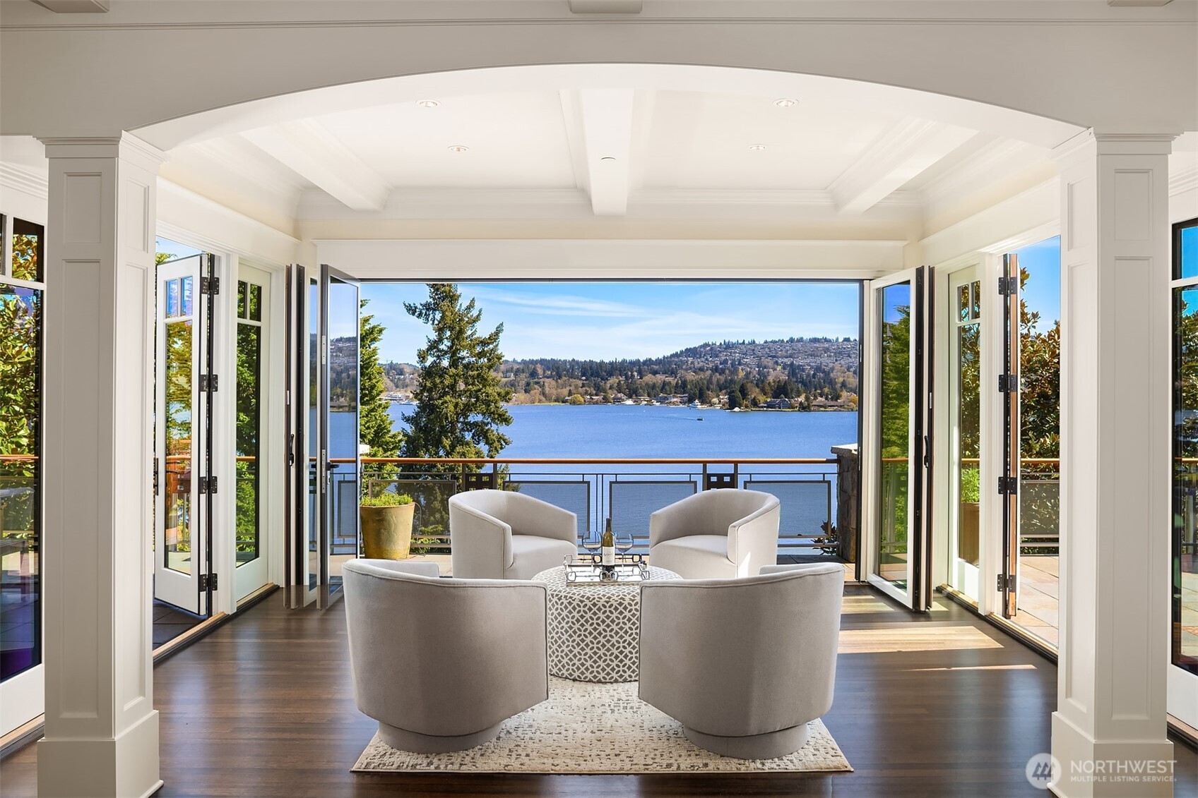 4102 100th Avenue SE, Mercer Island, WA 98040