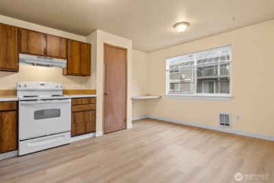 15912 Elm Street E, Sumner, WA 98390 - Photo 2