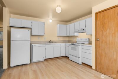 15912 Elm Street E, Sumner, WA 98390 - Photo 9