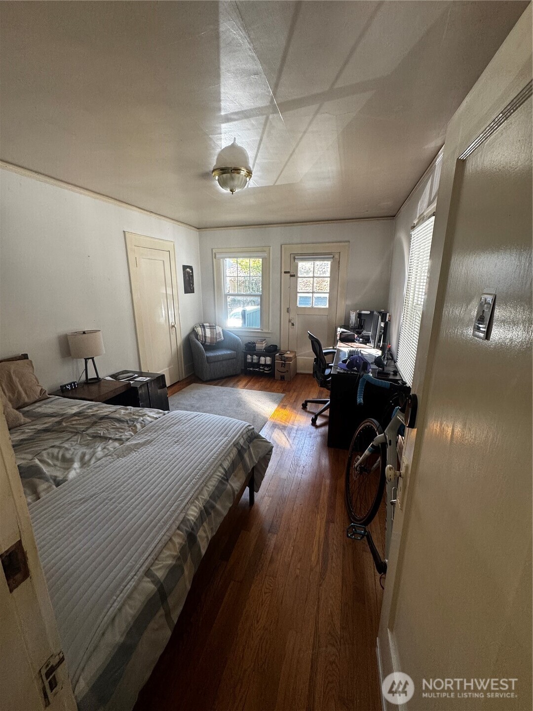 5235 19th Avenue NE, Seattle, WA 98105