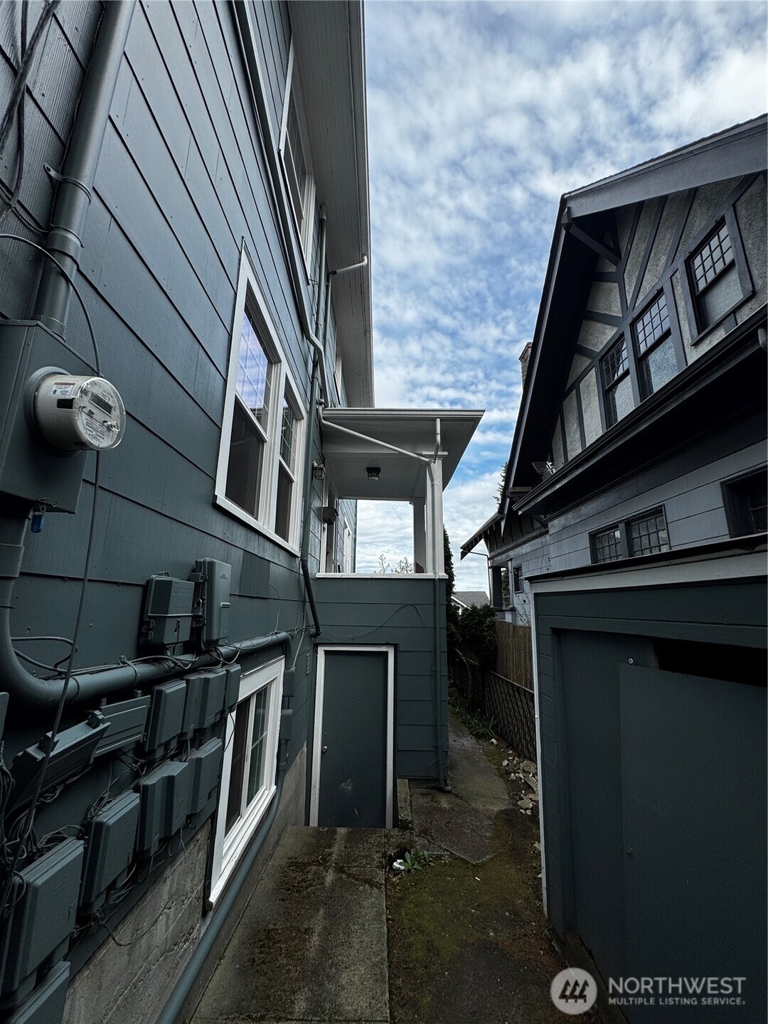 5235 19th Avenue NE, Seattle, WA 98105