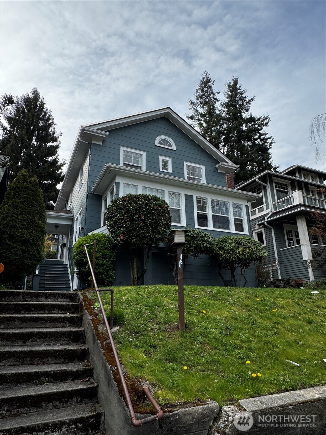 5235 19th Avenue NE, Seattle, WA 98105