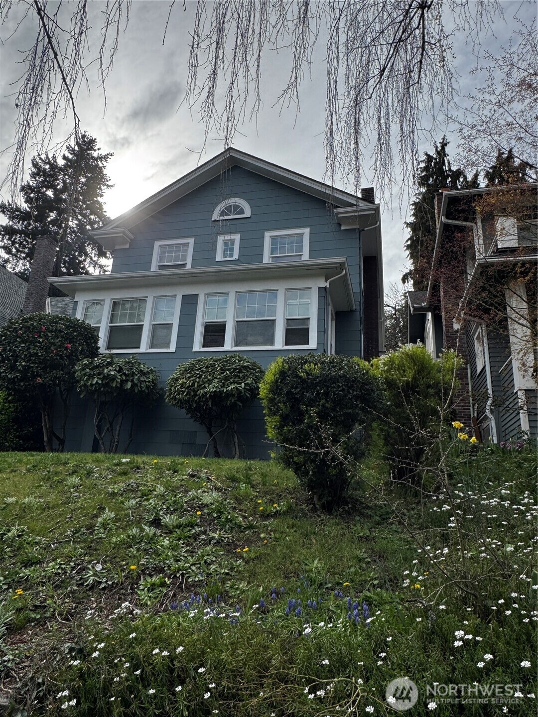 5235 19th Avenue NE, Seattle, WA 98105