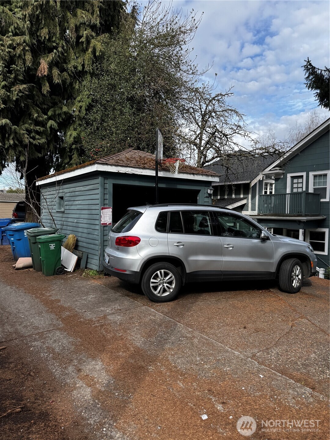 5235 19th Avenue NE, Seattle, WA 98105