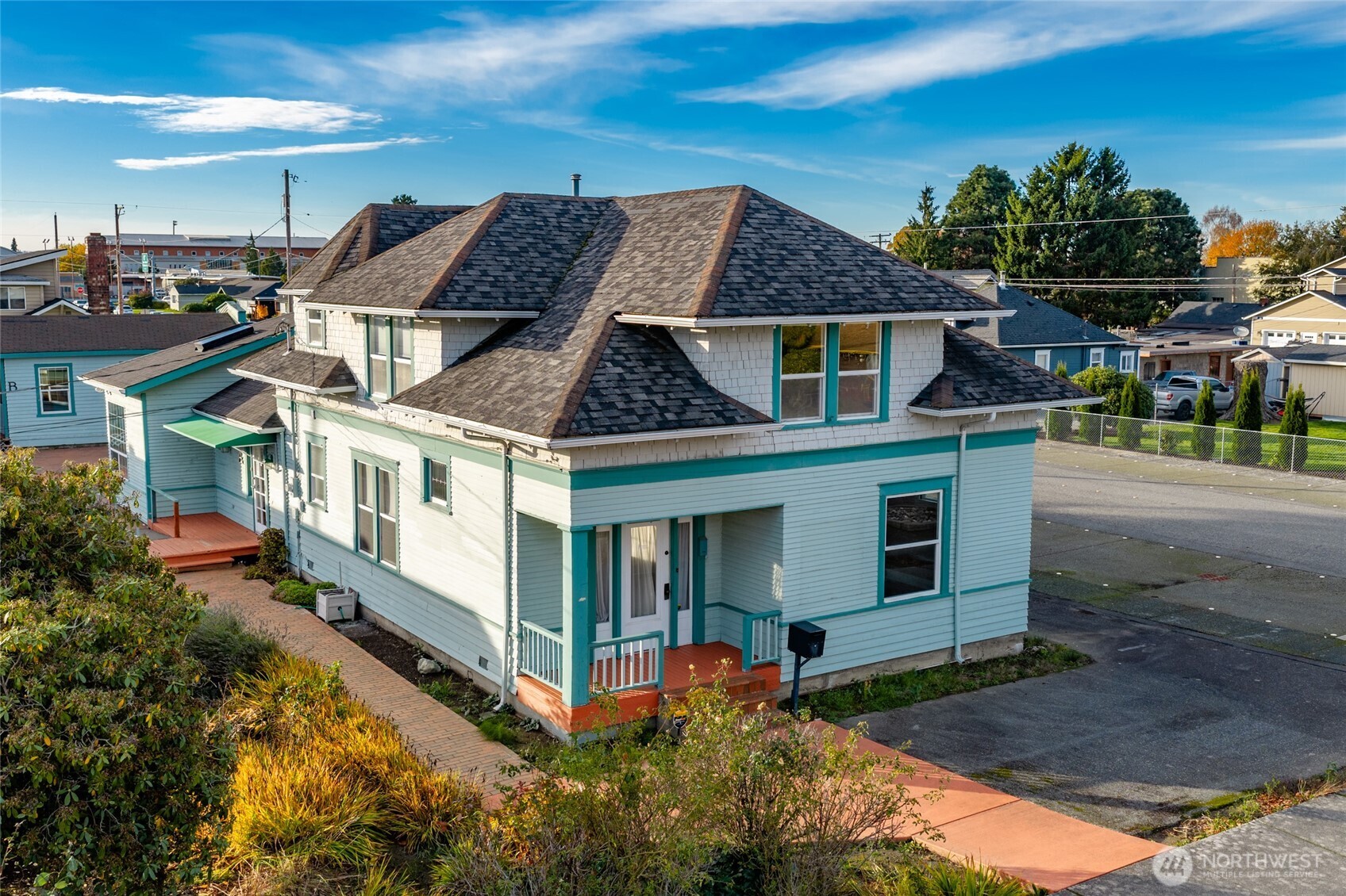225 N Walnut Street , Burlington, WA 98233