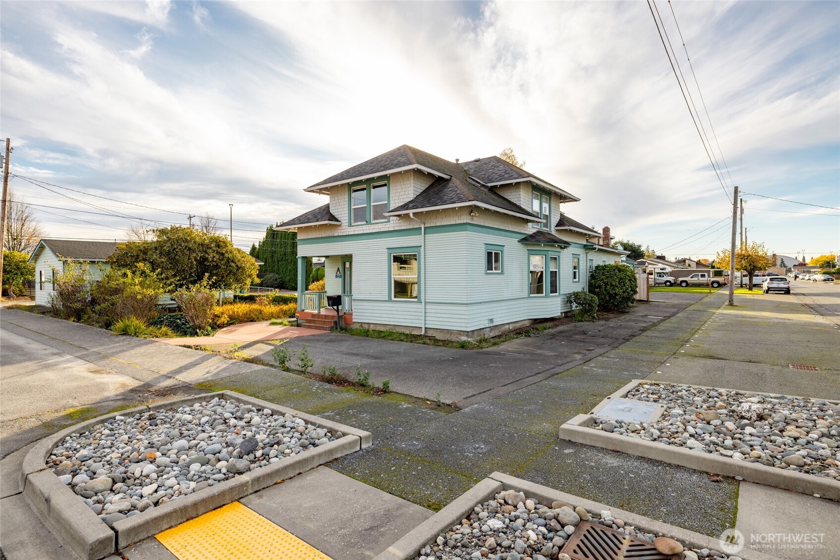 225 N Walnut Street , Burlington, WA 98233