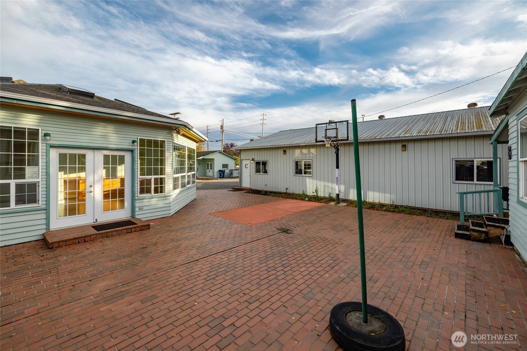 225 N Walnut Street , Burlington, WA 98233