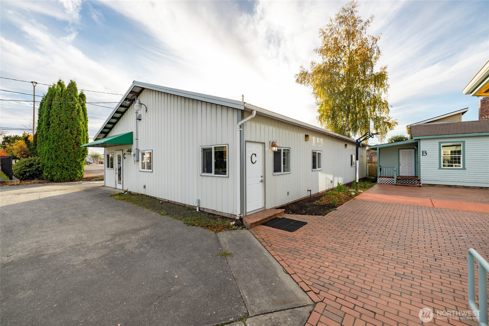 225 N Walnut Street , Burlington, WA 98233