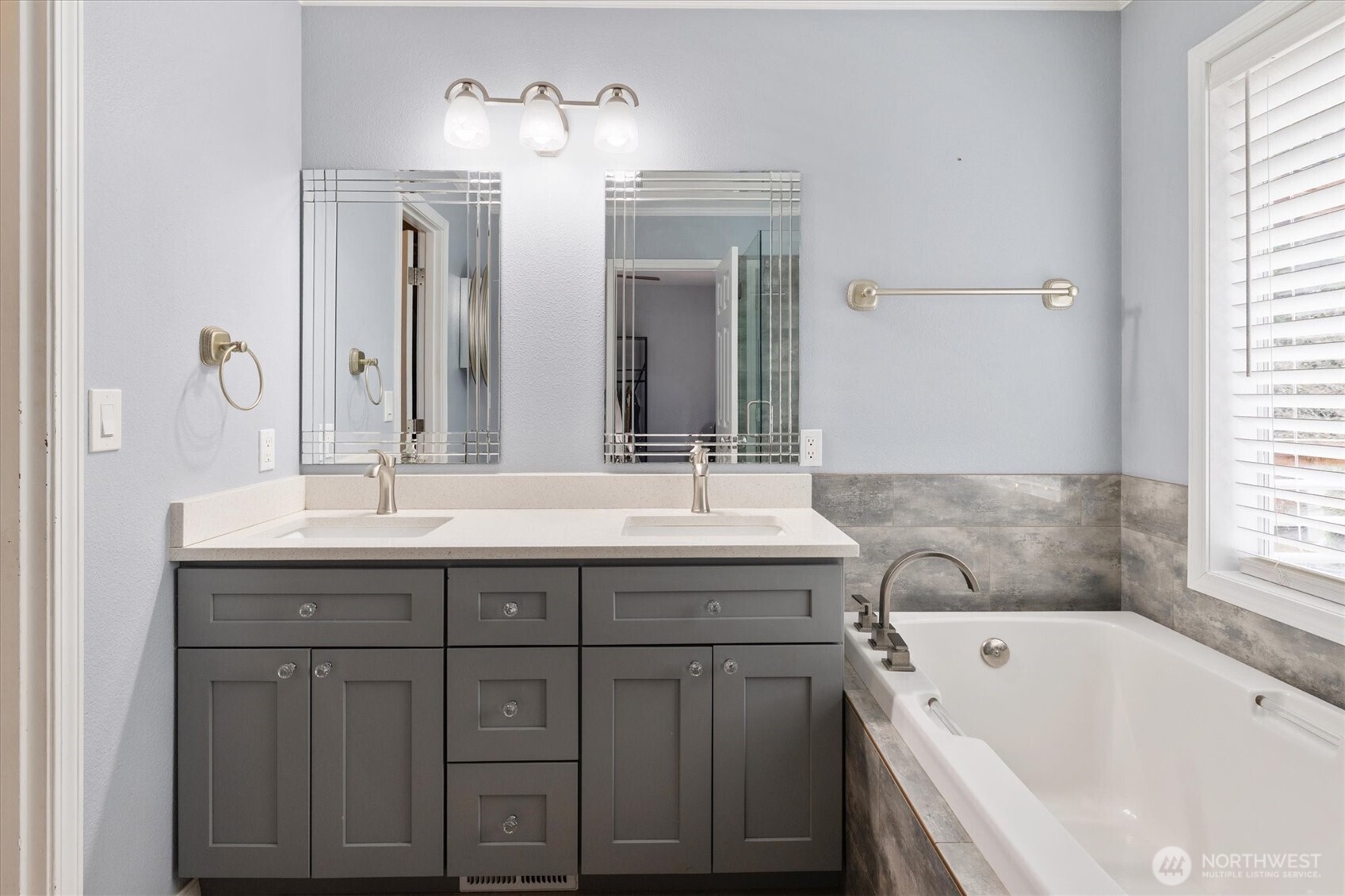 17018 45th Street E, Lake Tapps, WA 98391